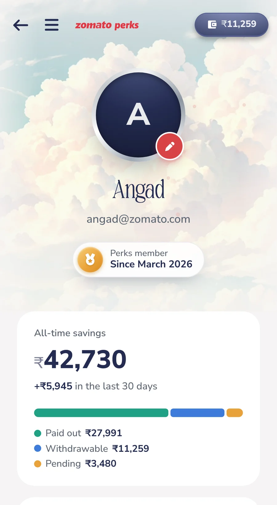 Profile on a phone: avatar, name, member badge and a savings card